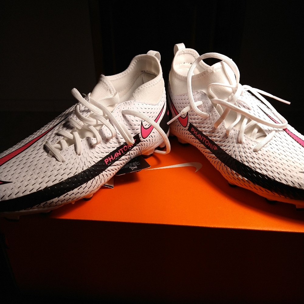 Nike Phantom GT cleats